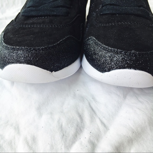 🛑RETURNING 2DAY🛑SEND OFFERS Guess BLACK SNEAKERS - Picture 8 of 8
